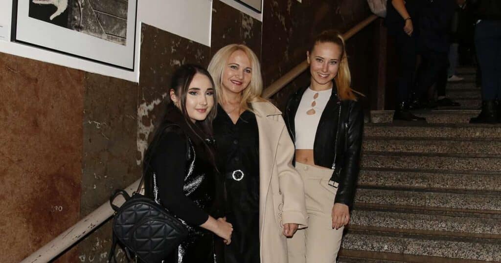 Šárka Grossová chtěla miliony, po smrti manžela jí údajně zbylo 170 Kč. Luxusní vilu u Prahy nikdo nechce